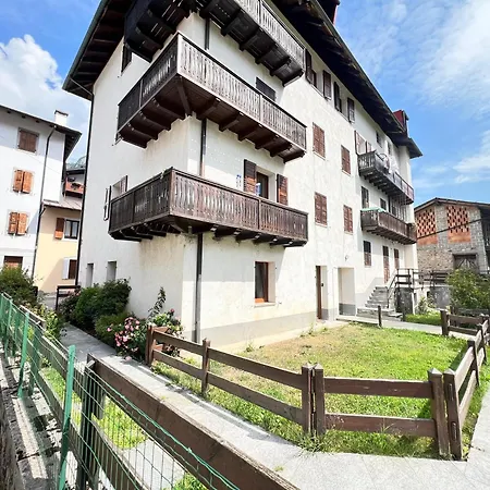 Condominio Le Dolomiti Lägenhet *